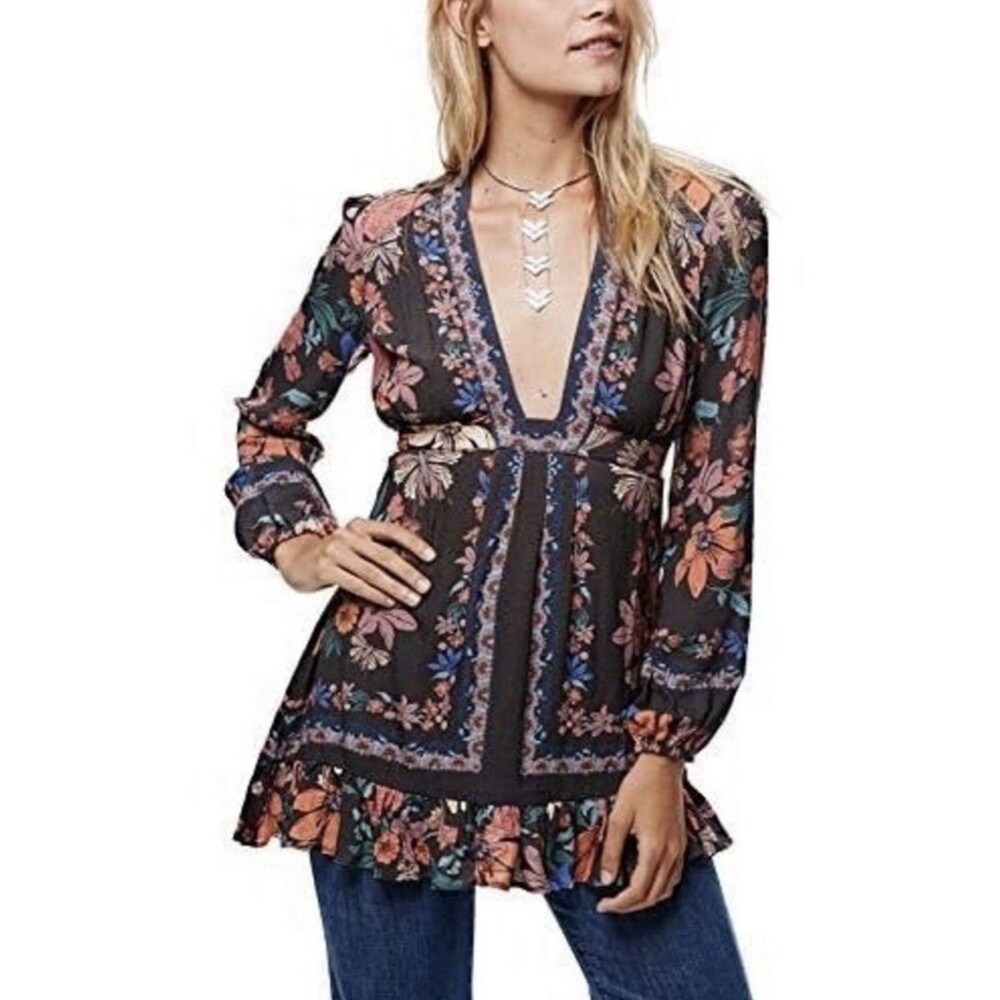 Free People Size 6 Dark Gray Floral Print Violet Hill Tie-Back Ruffle Hem Top